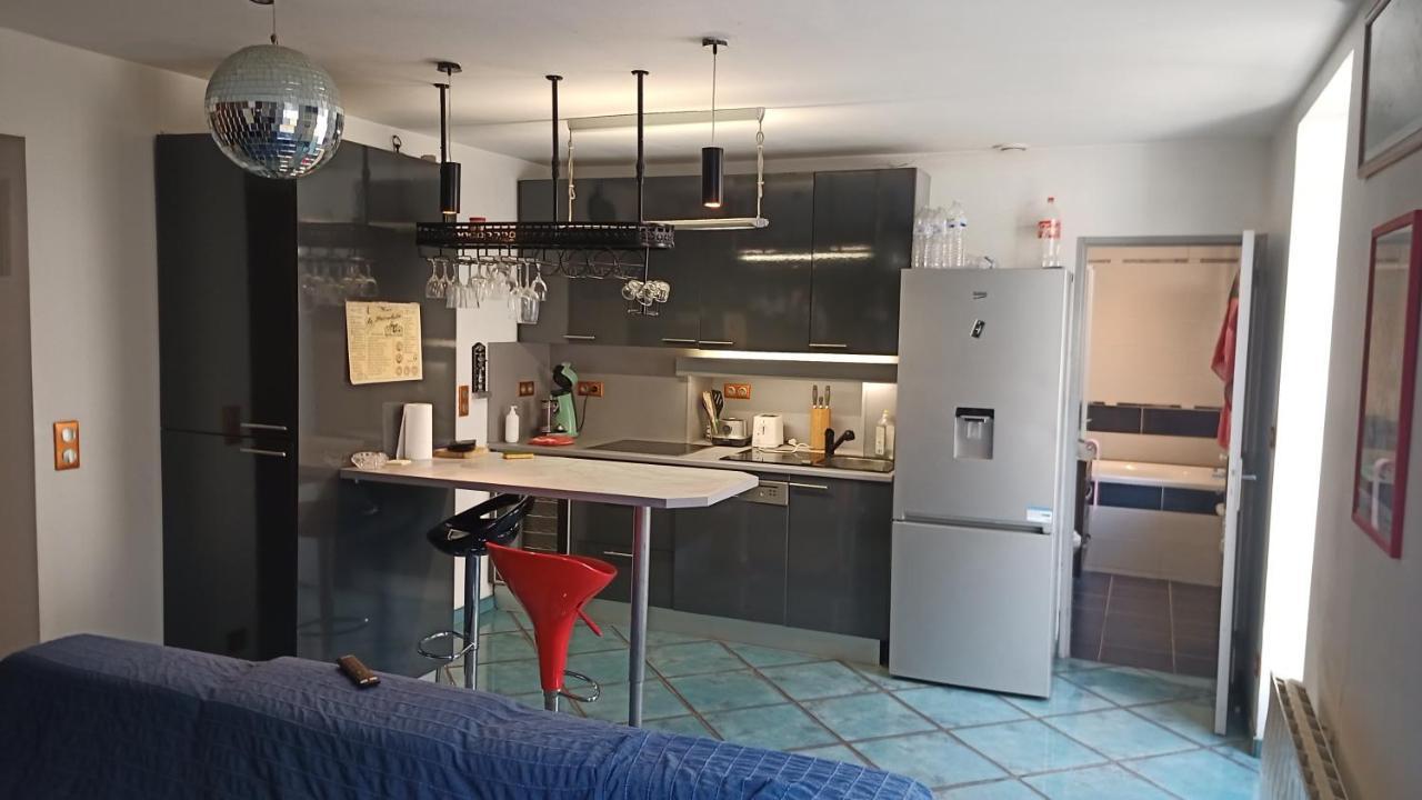 2 * Bayonne